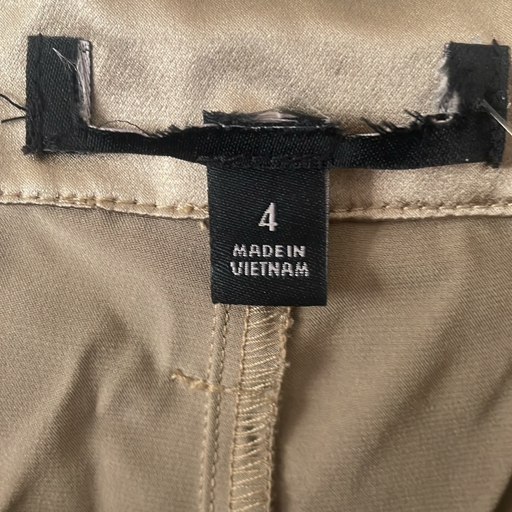 Banana Republic Silk Charmeuse Cargo Shorts NWOT size 4 - Picture 7 of 8